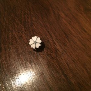 PANDORA White Primrose Clip Charm