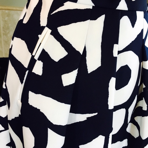 NWOT LOFT white & navy blue Printed circle skirt - Picture 5 of 7