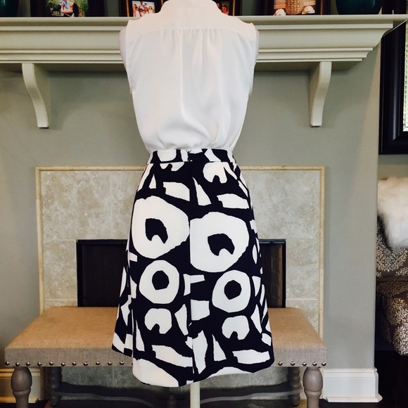 NWOT LOFT white & navy blue Printed circle skirt - Picture 6 of 7