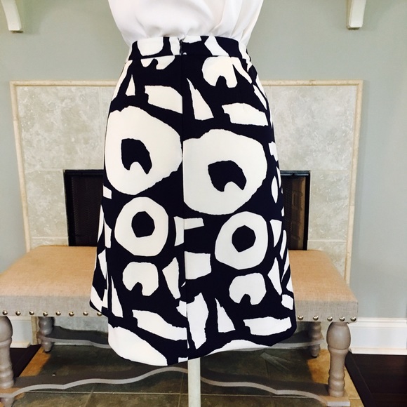 NWOT LOFT white & navy blue Printed circle skirt - Picture 7 of 7