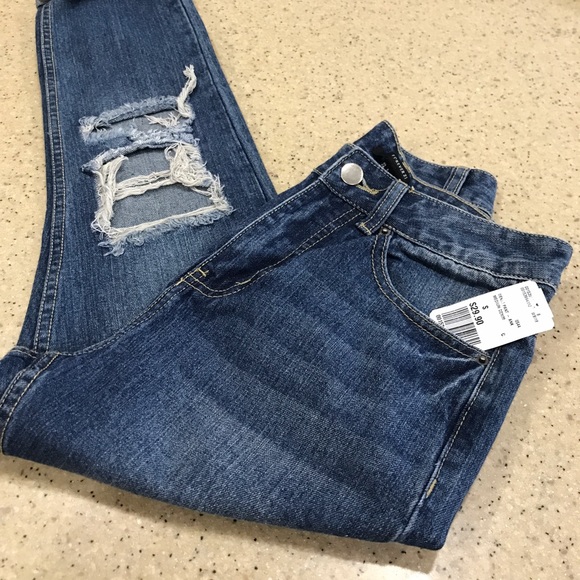 Forever 21 Pants - Forever 21 boyfriend jeans size small!