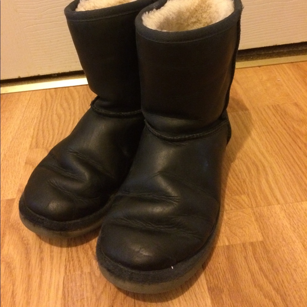 Leather UGGs women's size 5