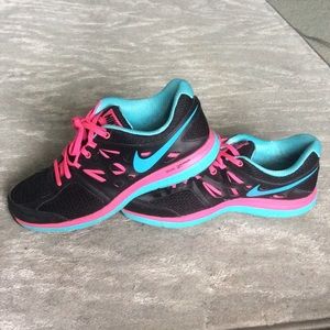 Nike Dual Fusion Tennis Shoes