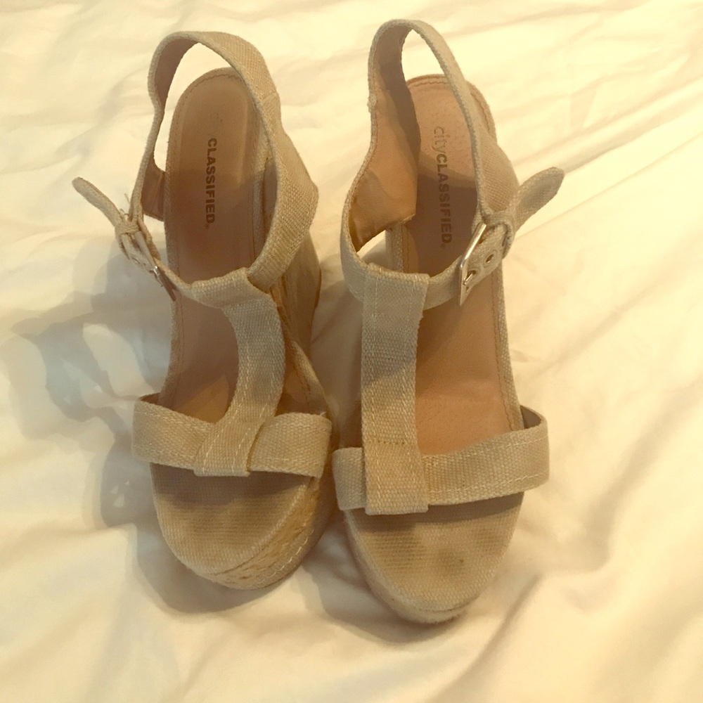 Nude wedge-size 8