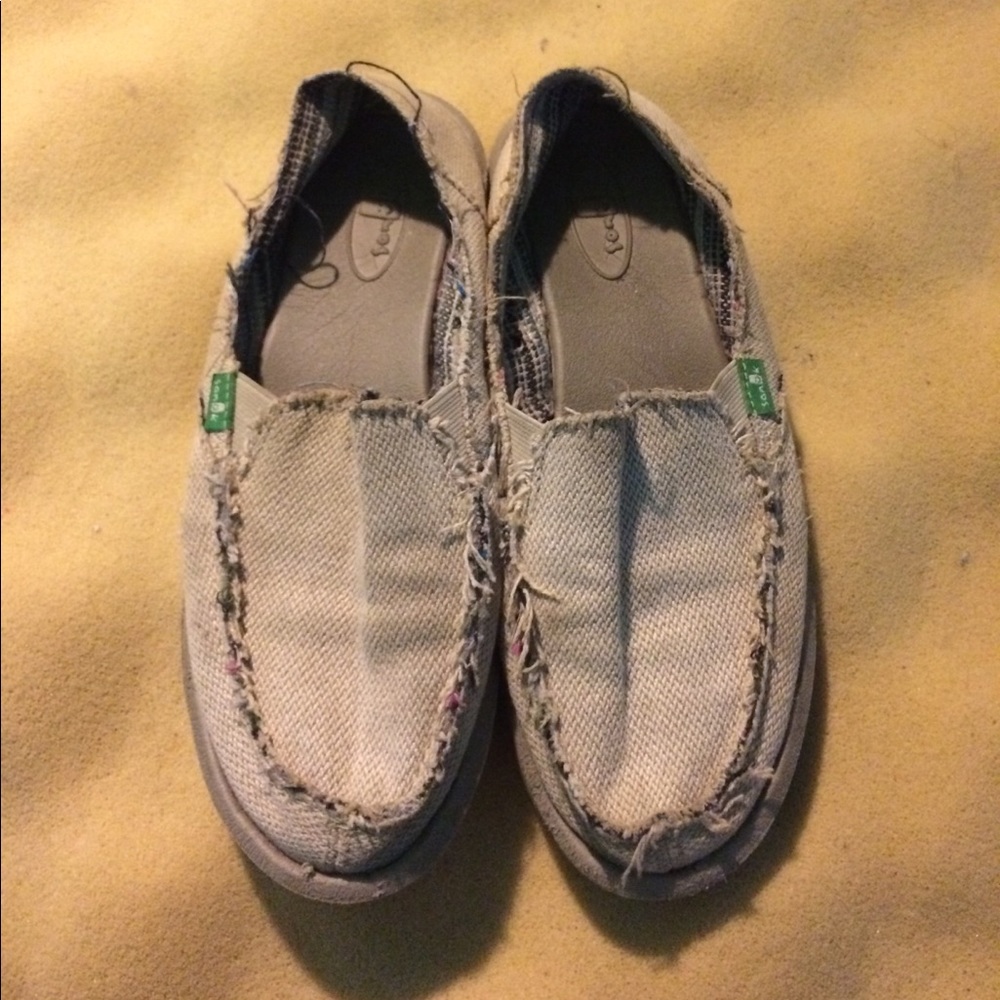 Pre-loved Sanuks!