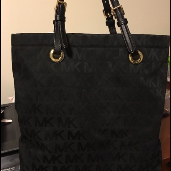 Handbags - Michael Kors purse