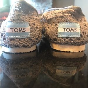 Brand new TOMS