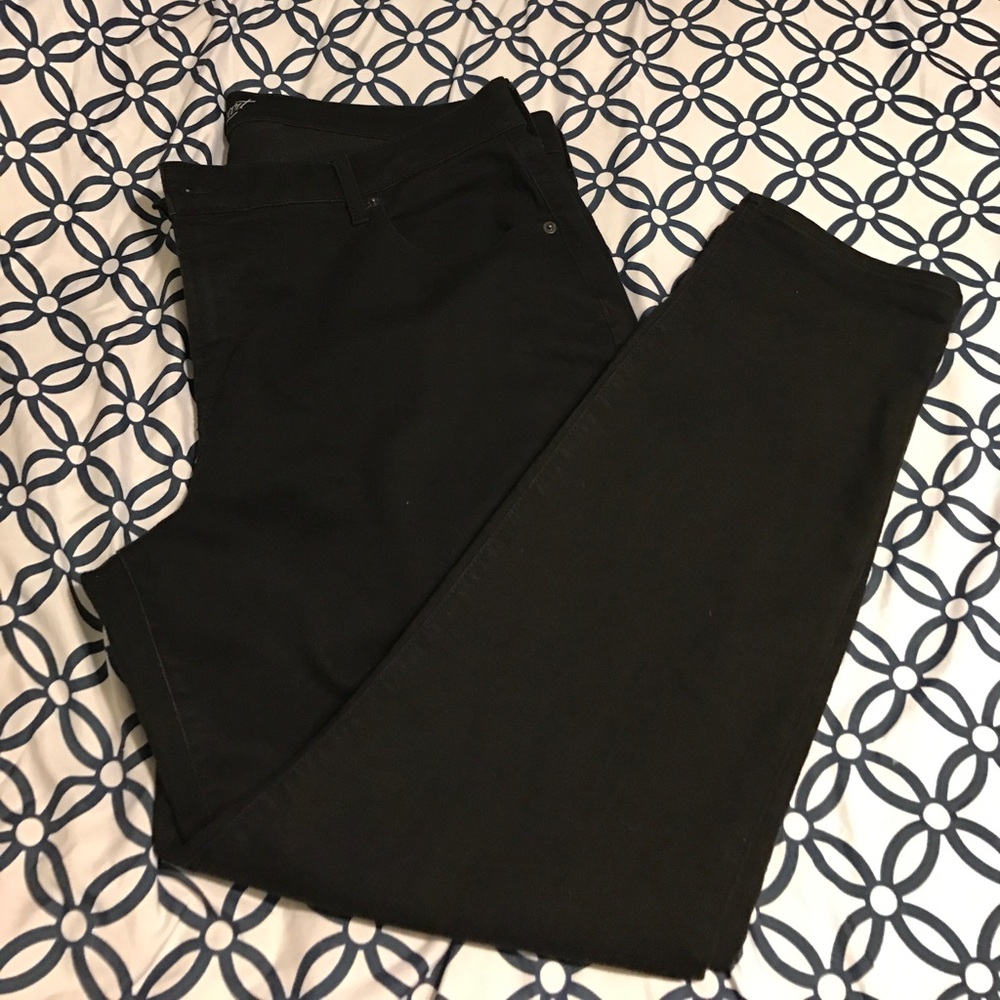 Curvy Mid-Rise Skinny Jeans