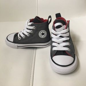 Converse Toddler Sneakers Size 5. Like New!