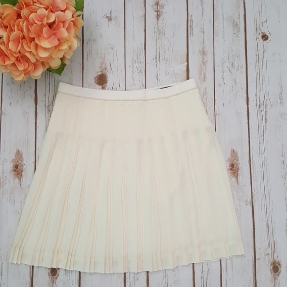 J. Crew Dresses & Skirts - NWOT J. Crew pleated skirt
