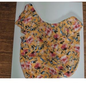 Lily White Junior's off shldr floral top Sz. Lrg