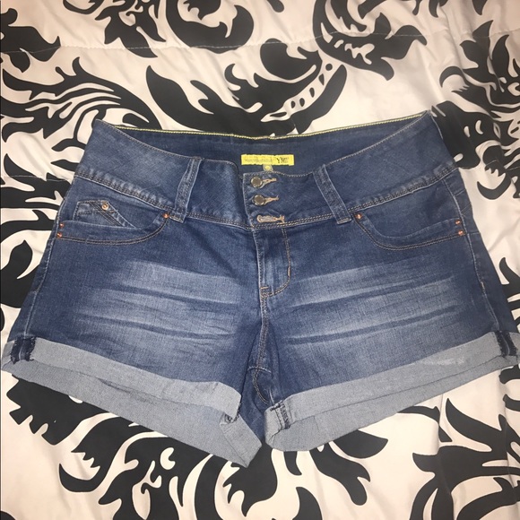 Cute Shorts - Picture 1 of 2