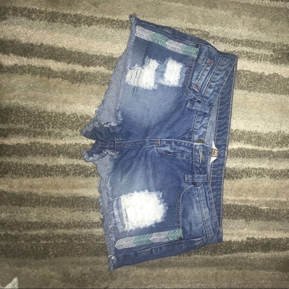 Short shorts!!! Make me an offer 😁