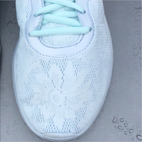 Newest Nike Mint Print Sneaker!  - Picture 7 of 7