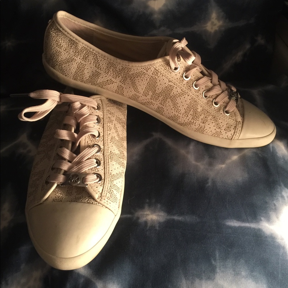 Michael kors sneakers size 9