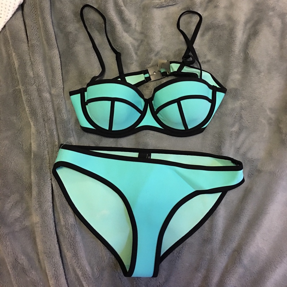 Triangl Bikini