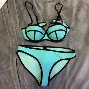 Triangl Bikini