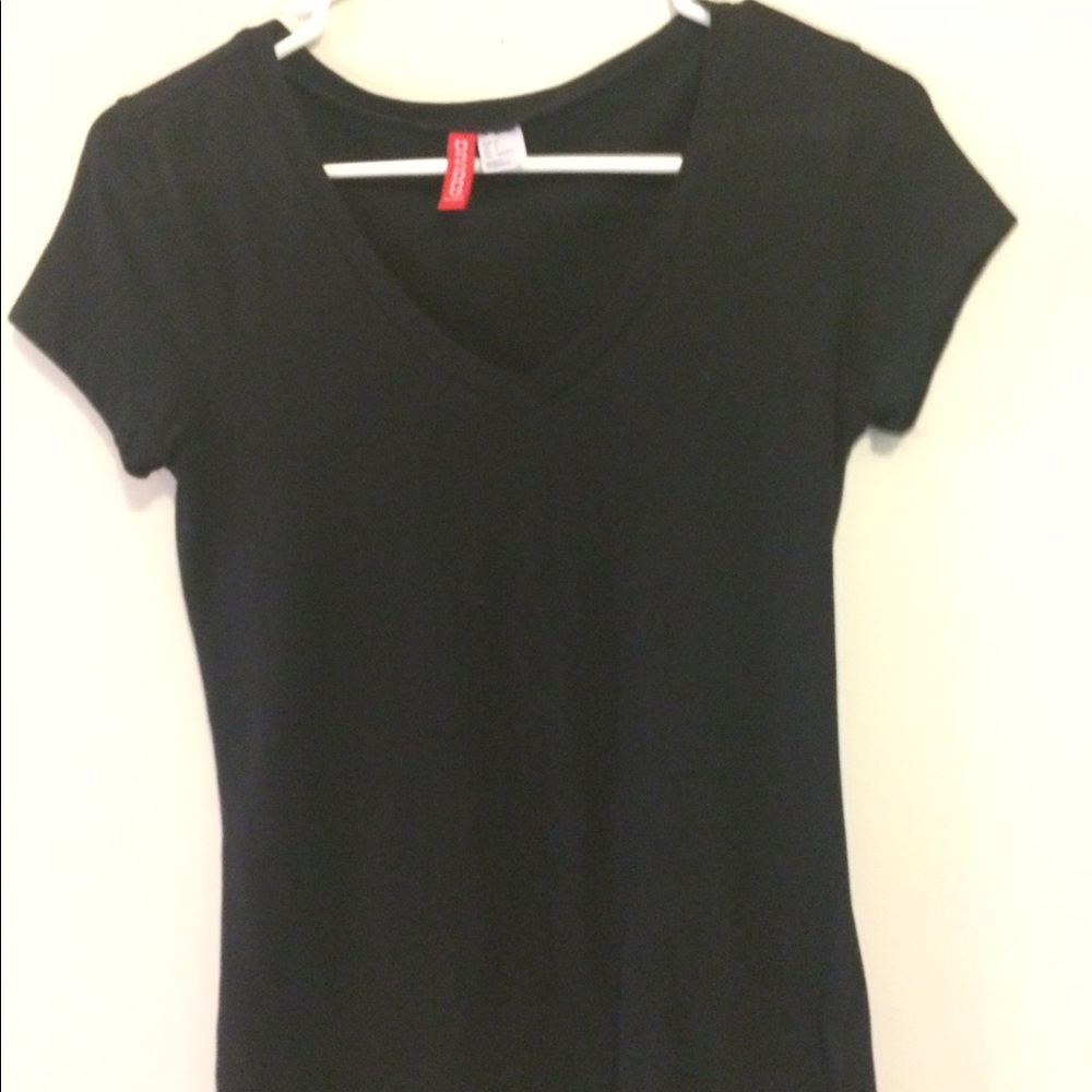 Black short sleeve T-shirt. H&M. Size 6