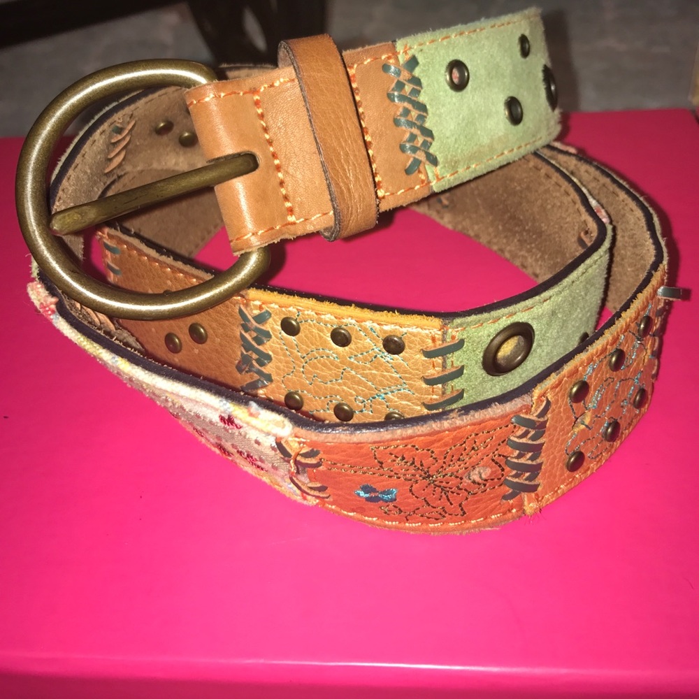 Fossil belt - Medium- multi colored ❤️