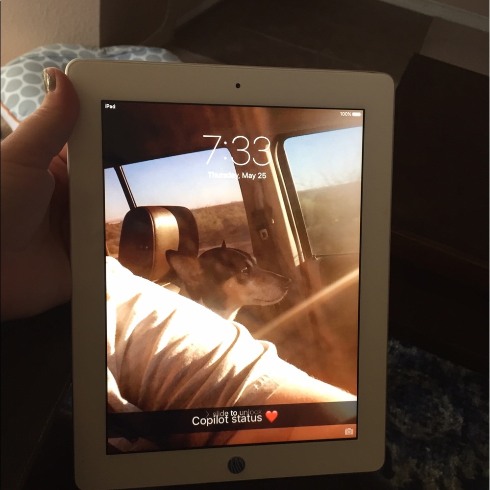 16GB SILVER IPAD