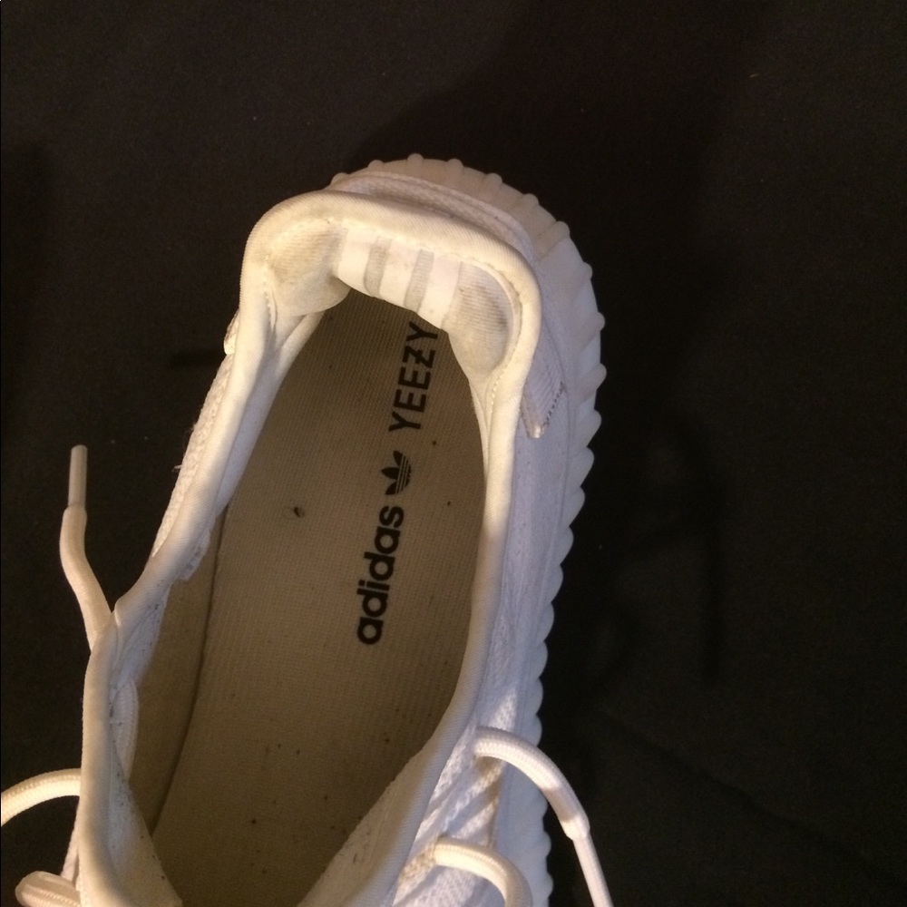💯% Auth Yeezy boost