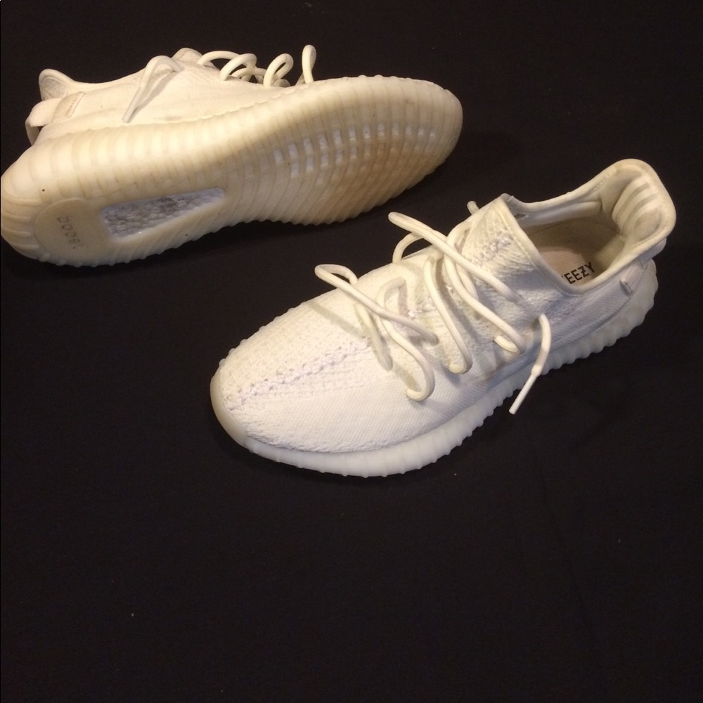 💯% Auth Yeezy boost - Picture 2 of 4