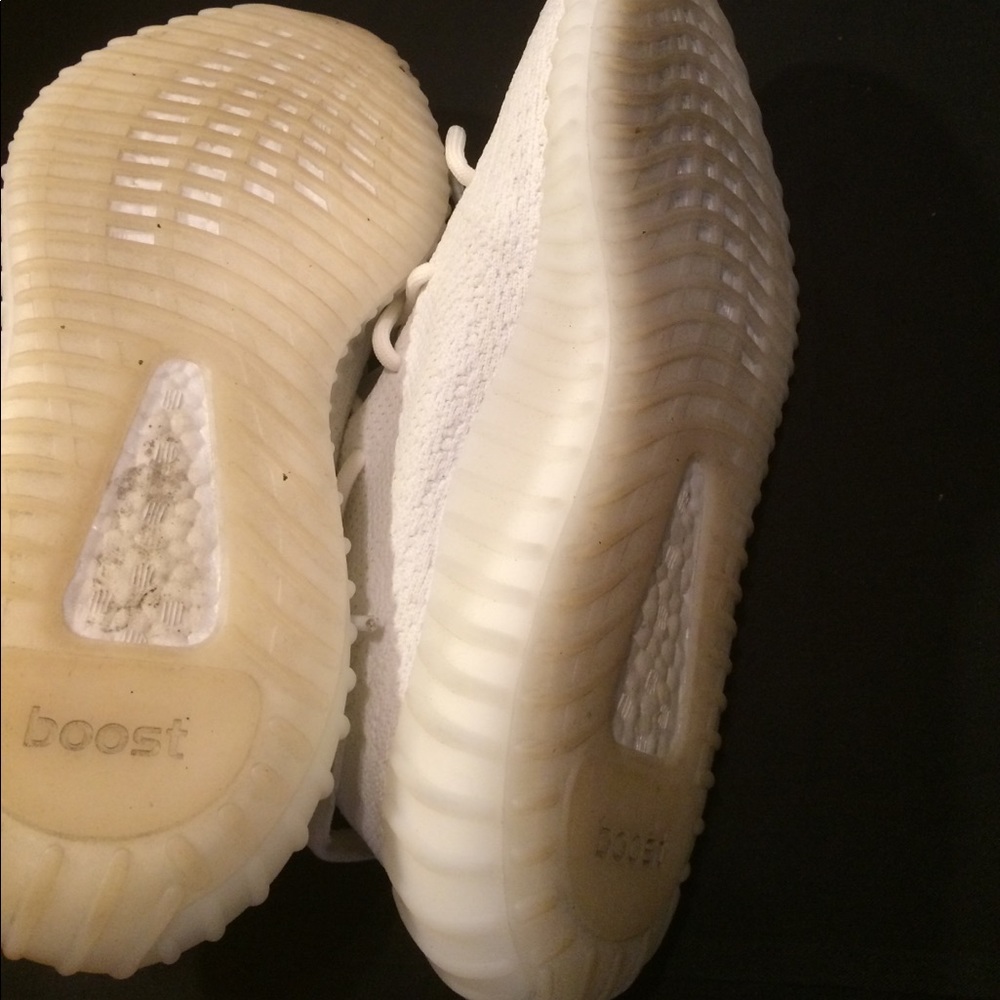 💯% Auth Yeezy boost - Picture 4 of 4
