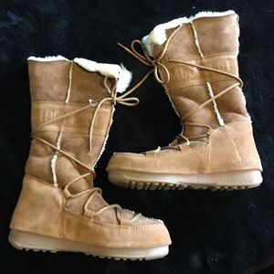 Original Moon boots, can be worn tall or short