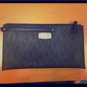 Michael Kors Zip Wristlet