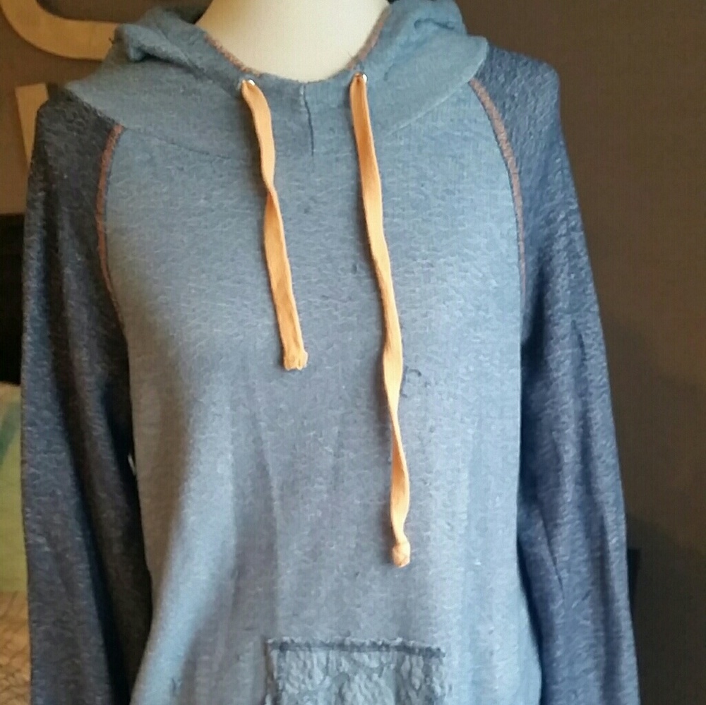 American rag pull over sweatshirt