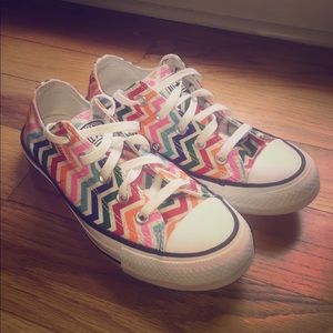 Converse Chuck Taylors rainbow women's size 6