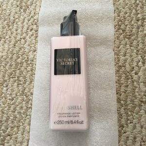 Victoria's Secret BOMBSHELL lotion, nwt