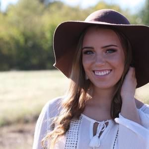 Meet your Posher, Lauren