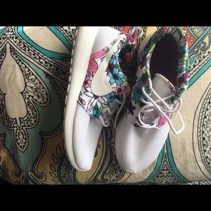 Women's Floral Nike Roshe size 10