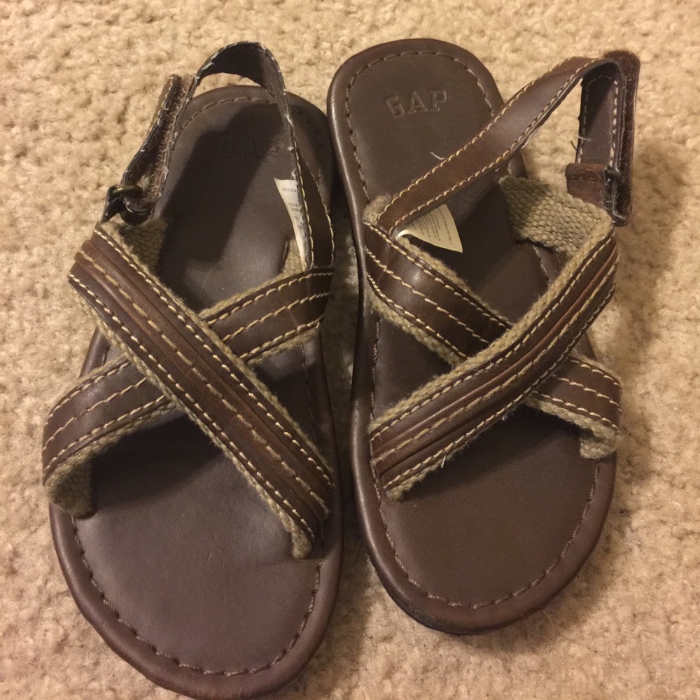 Preowned Baby Gap boy's toddler brown sandal 11