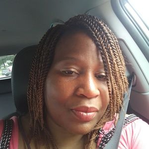 Meet your Posher, Yvette