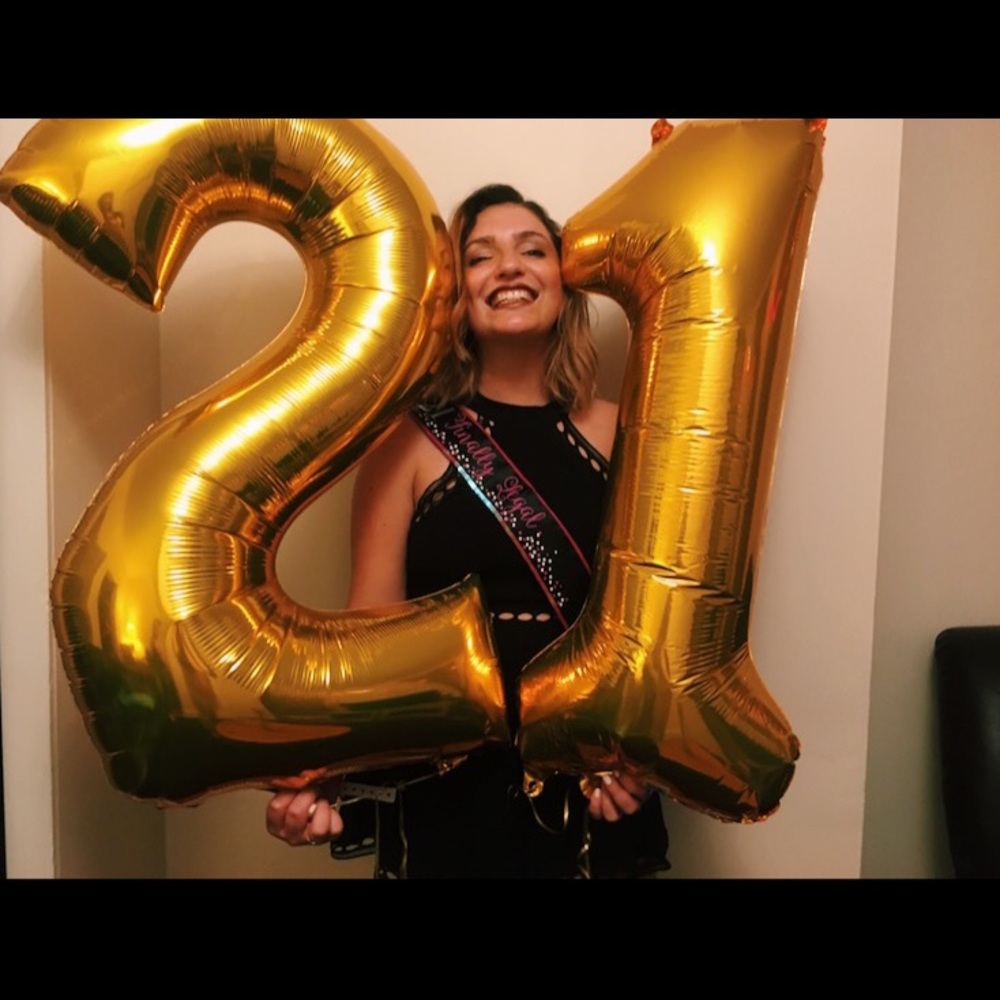 Meet your Posher, Alexis