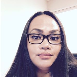 Meet your Posher, Lia