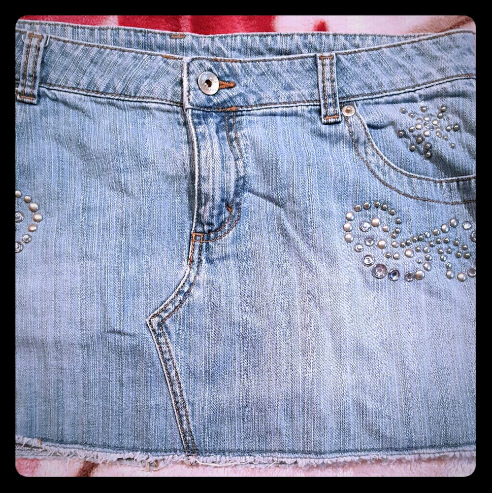 Jordache jean skirt with silver beads