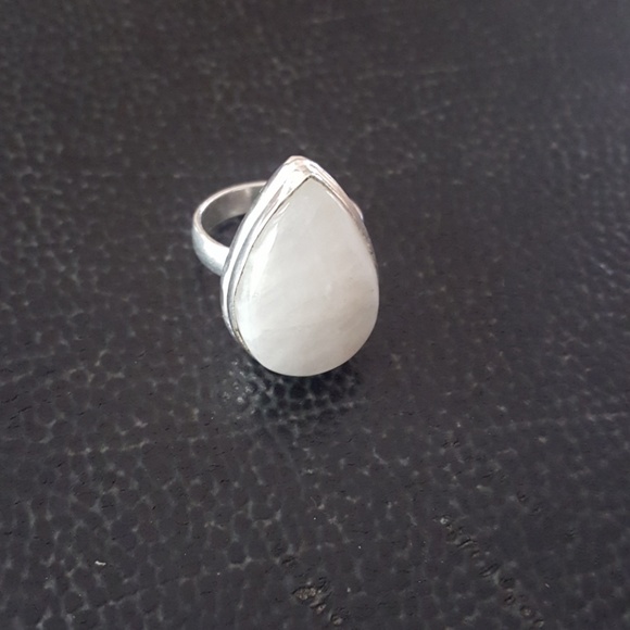 7.5 teardrop healing moonstone silver boho ring - Picture 4 of 5