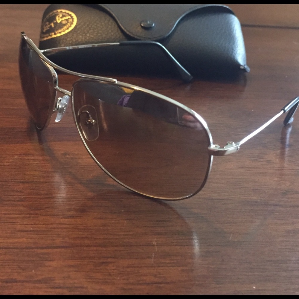 Ray Ban aviators! - Picture 2 of 3