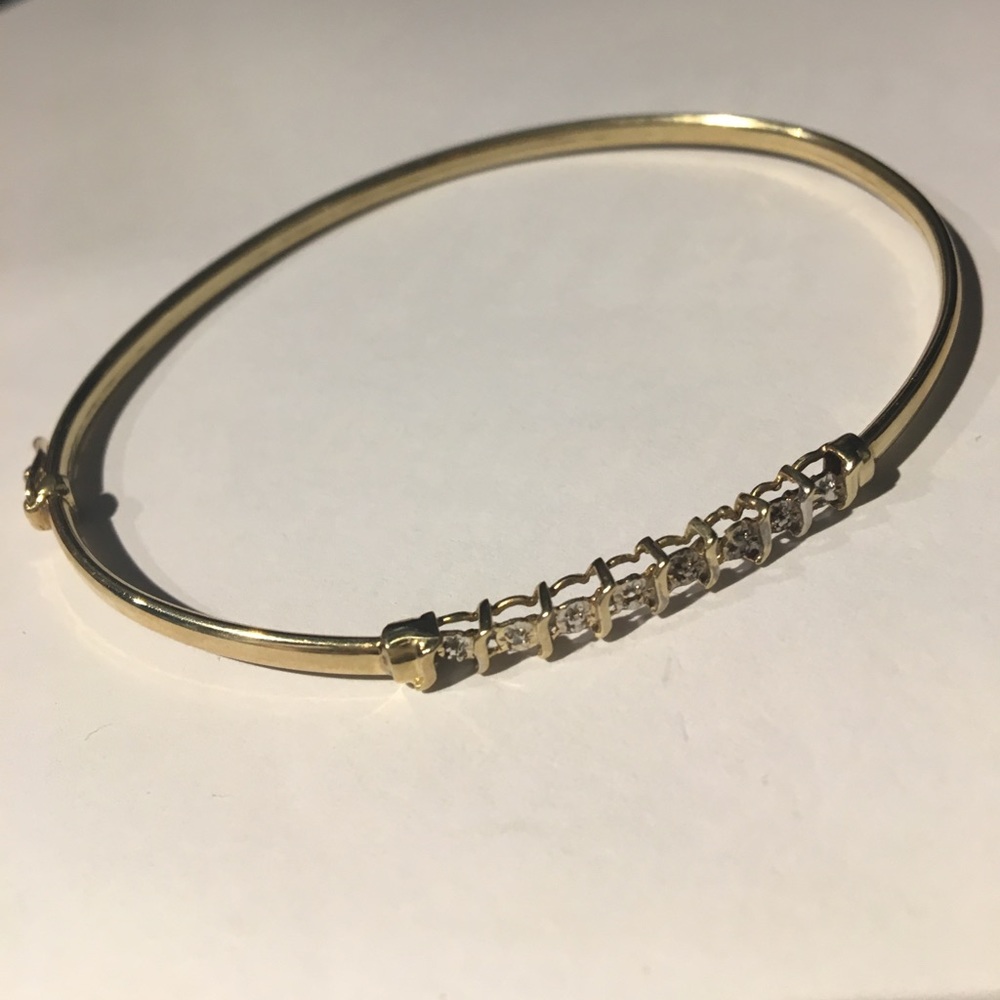 10K gold bangle