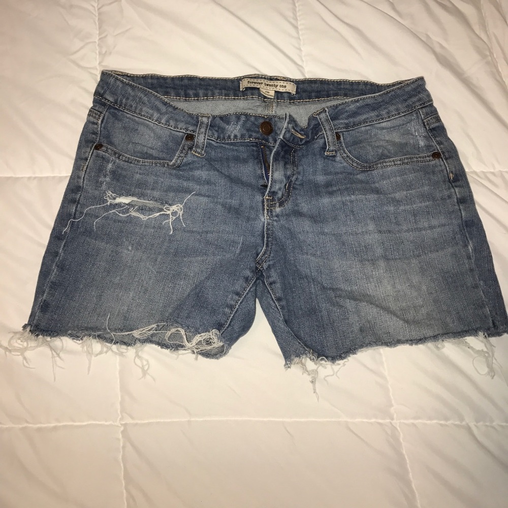 Forever 21 cut off shorts