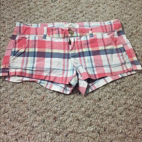 Hollister Pants - 5/$20 🎉 Plaid shorts