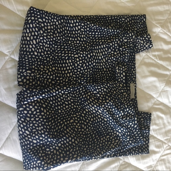 Navy and white slim cropped pants from gap - Picture 2 of 3