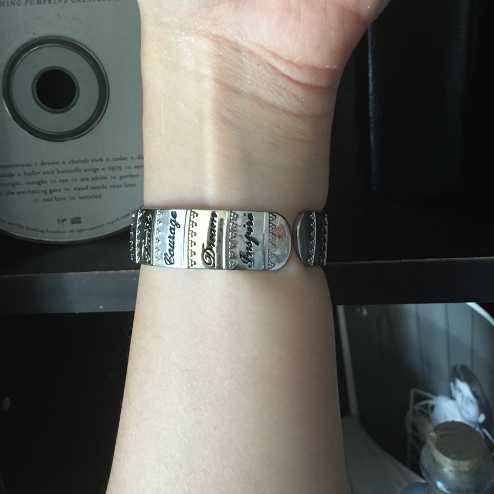 Beautiful Silver Watchđź’• - Picture 3 of 4