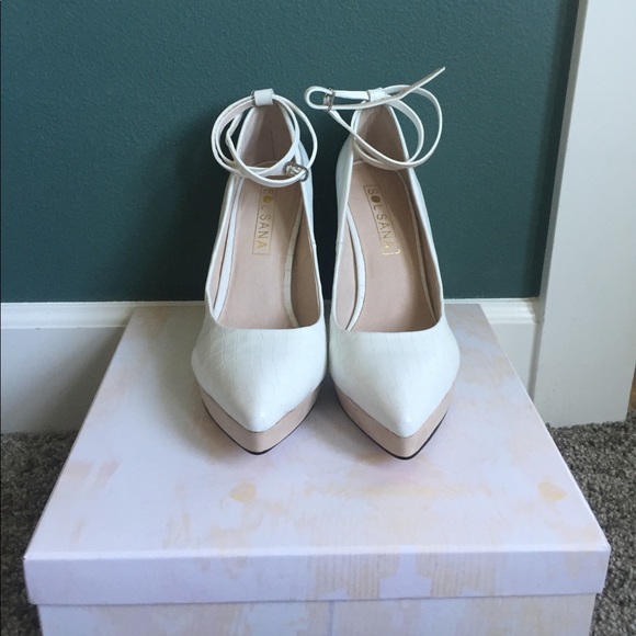 NEVER BEEN WORN SOL SANA ZANDER HEEL - Picture 2 of 7