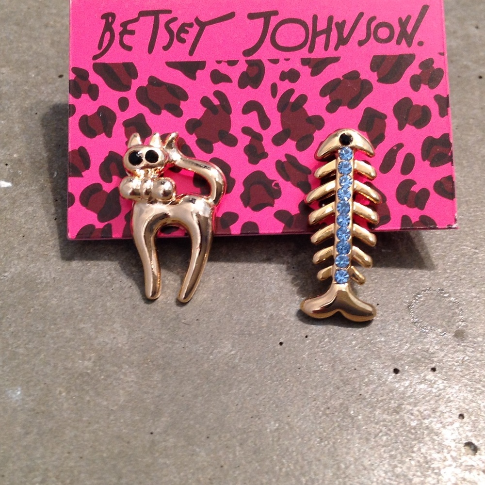 Betsey Johnson cat and fish earrings