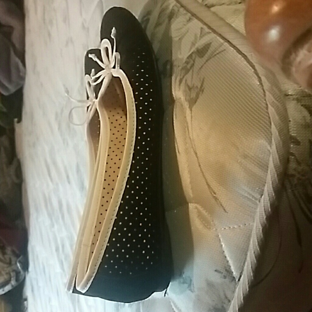 Elle flats