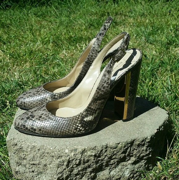 BCBGMAXAZRIA snake embossed sz9 sling back gold - Picture 2 of 5